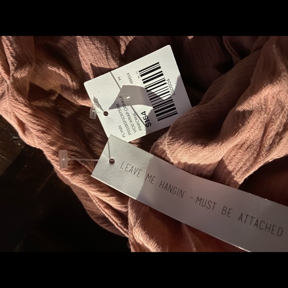 Planet blue Flynn Vicki wrap crinkle top NWT - Picture 4 of 4